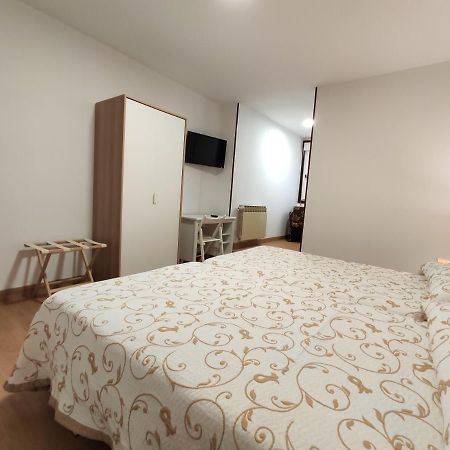 Hostal-Restaurante Paris Forcarei Zewnętrze zdjęcie