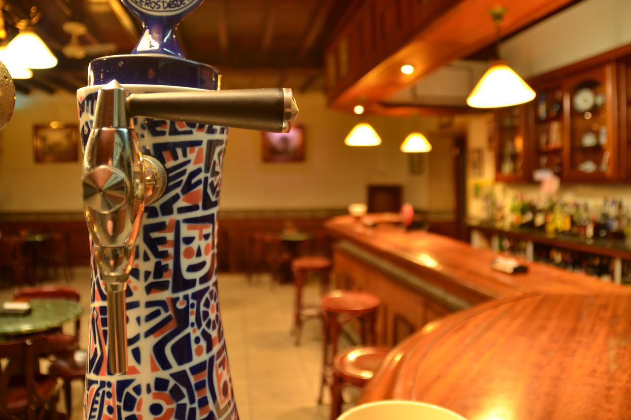 Hostal-Restaurante Paris Forcarei Zewnętrze zdjęcie