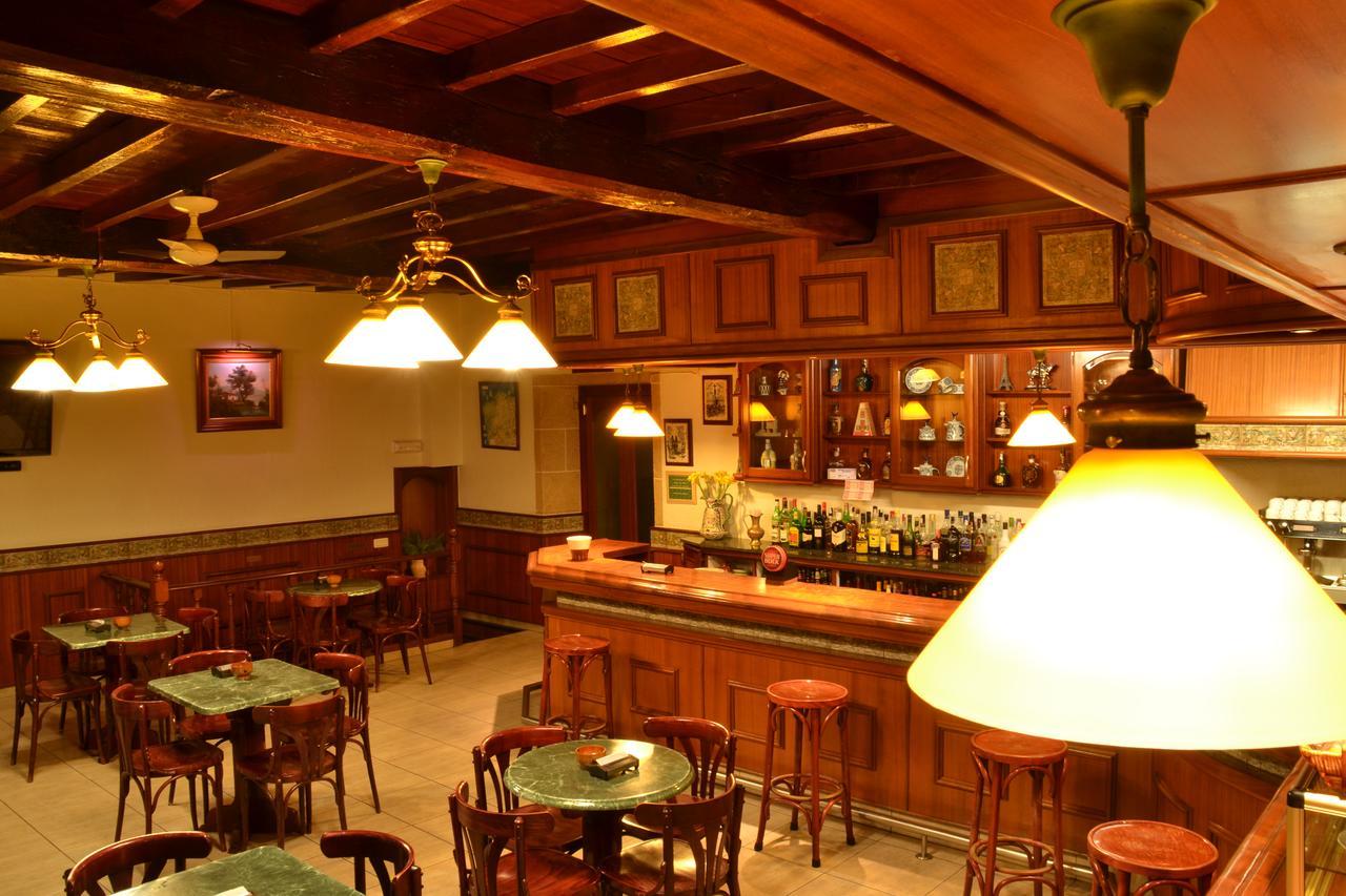 Hostal-Restaurante Paris Forcarei Zewnętrze zdjęcie