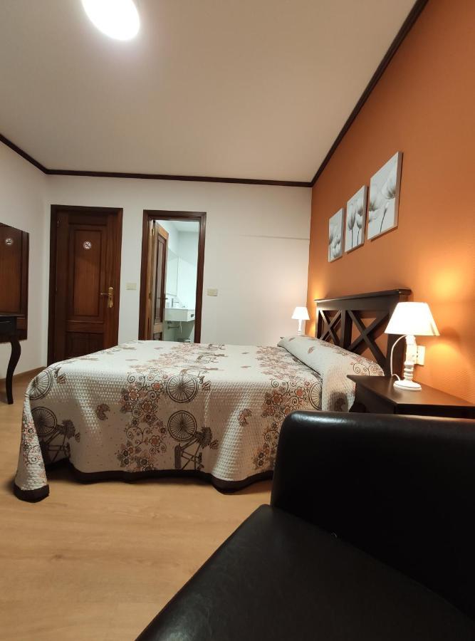 Hostal-Restaurante Paris Forcarei Zewnętrze zdjęcie
